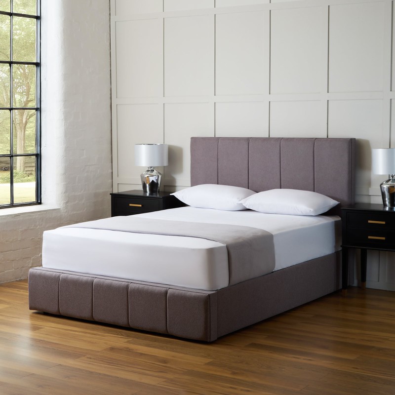 Polly Traditional Upholstered Bed Frame